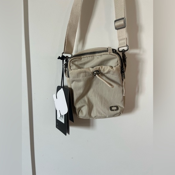 NWT Ogio Rise Pouch - Picture 3 of 6